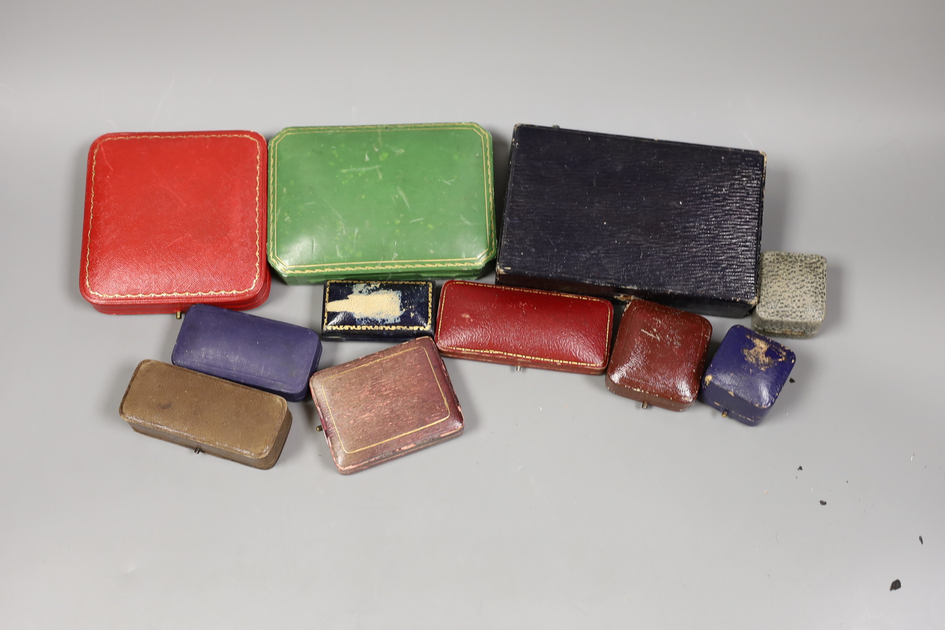 A quantity of assorted jewellery boxes, including gilt tooled leather.